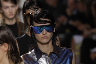 modelleri pist finale phillip lim Show'da yürümek.