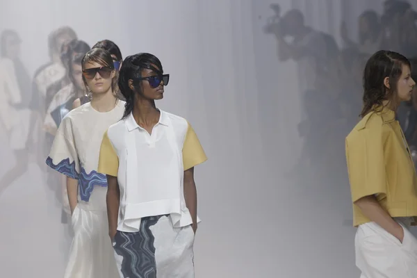 Models walk the runway finale at Phillip Lim show — Stock Photo, Image