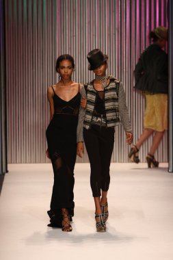 modelleri yürümek tracy reese pist