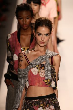 modelleri yürümek pist finale tracy reese gösterisi