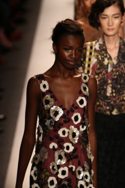 modelleri yürümek pist finale tracy reese gösterisi