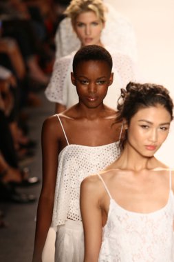 modelleri yürümek pist finale tracy reese gösterisi