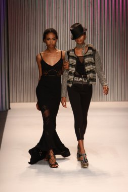 modelleri yürümek tracy reese pist