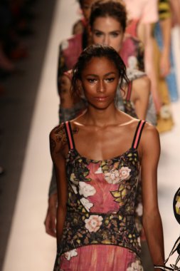 modelleri yürümek pist finale tracy reese gösterisi