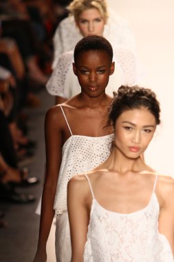 modelleri yürümek pist finale tracy reese gösterisi