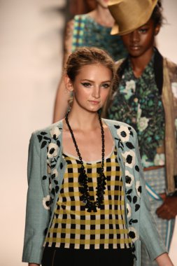 modelleri yürümek pist finale tracy reese gösterisi