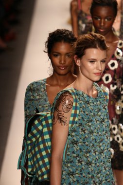 modelleri yürümek pist finale tracy reese gösterisi