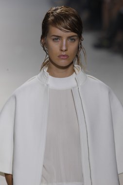 phillip lim gösteri pist model yürür