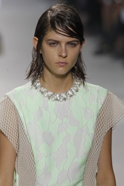 phillip lim gösteri pist model yürür