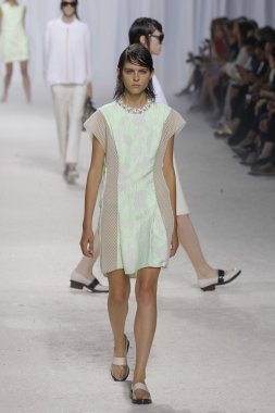 phillip lim gösteri pist model yürür