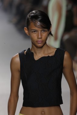 phillip lim gösteri pist model yürür