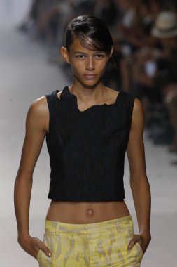 phillip lim gösteri pist model yürür