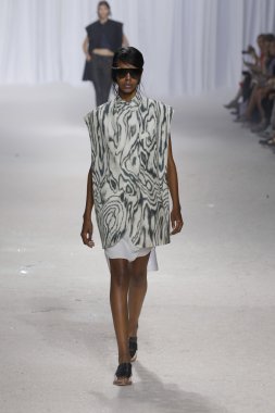 phillip lim gösteri pist model yürür