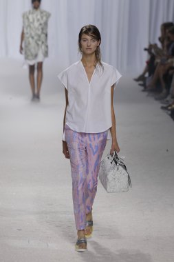 phillip lim gösteri pist model yürür