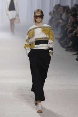 phillip lim gösteri pist model yürür