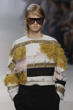 phillip lim gösteri pist model yürür