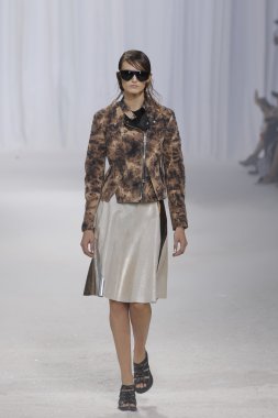 phillip lim gösteri pist model yürür