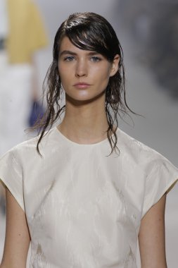phillip lim gösteri pist model yürür