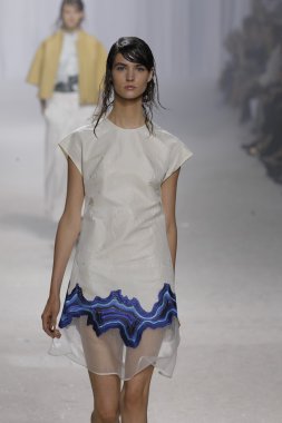 phillip lim gösteri pist model yürür