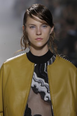 phillip lim gösteri pist model yürür