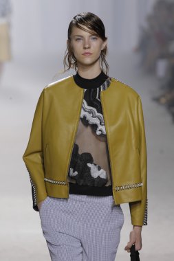 phillip lim gösteri pist model yürür