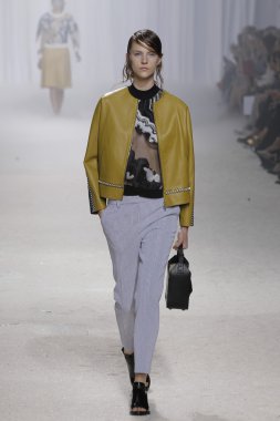 phillip lim gösteri pist model yürür