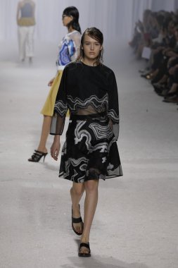 phillip lim gösteri pist model yürür