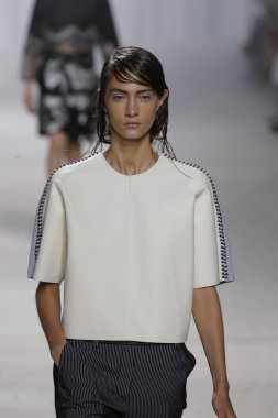 phillip lim gösteri pist model yürür
