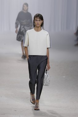 phillip lim gösteri pist model yürür