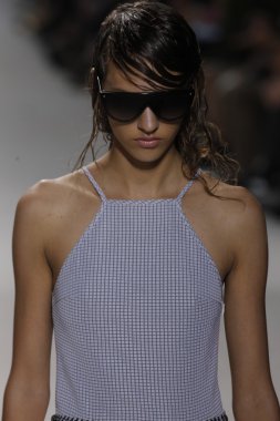 phillip lim gösteri pist model yürür