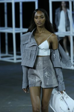 alexander wang Show'da model