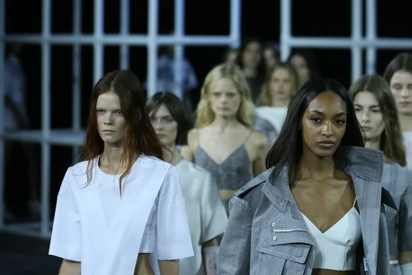 Models walk runway finale at Alexander Wang show — Stock Photo, Image