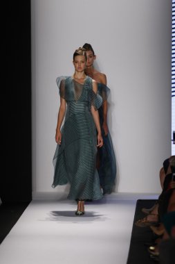 carolina herrera Haritayı modellerini