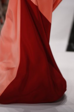 carolina herrera göstermek de pist model yürür