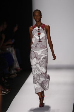 carolina herrera göstermek de pist model yürür