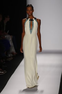 carolina herrera göstermek de pist model yürür