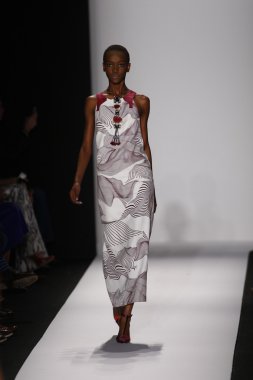 carolina herrera göstermek de pist model yürür