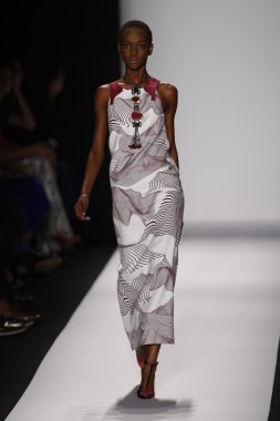 carolina herrera göstermek de pist model yürür