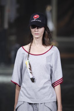 y-3 pist model yürür