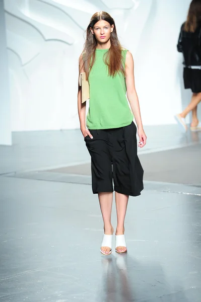 Modelo no show Tibi Spring — Fotografia de Stock