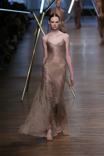 Jason wu Show'da pist model yürür — Stok fotoğraf