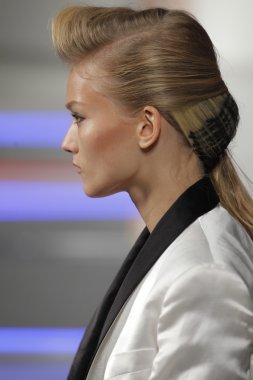 model rodarte Show'da pist yürür