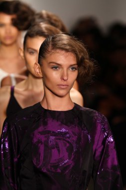 alexandre herchcovitch Show'da modelleri yürümek