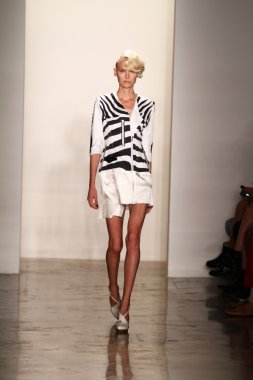 alexandre herchcovitch Show'da model yürür