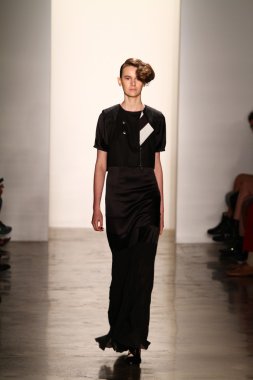 alexandre herchcovitch Show'da model yürür