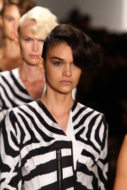 alexandre herchcovitch Show'da modelleri yürümek