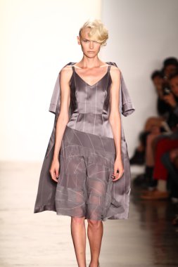 alexandre herchcovitch Show'da model yürür