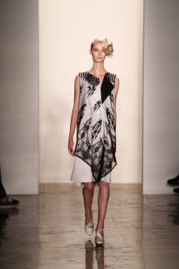 alexandre herchcovitch Show'da model yürür