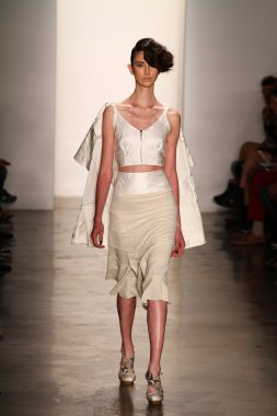 alexandre herchcovitch Show'da model yürür