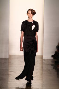 alexandre herchcovitch Show'da model yürür